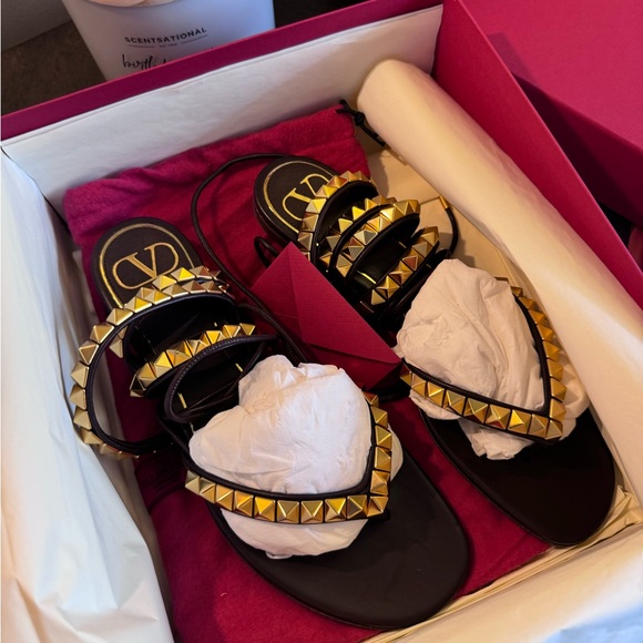 Valentino Garavani Gladiadors stud sandals - Picture 4 of 14